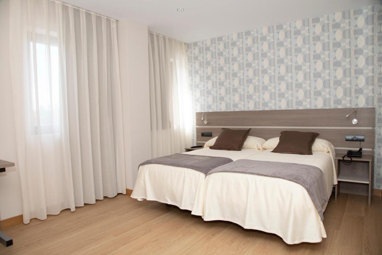 Hotel Mercedes Camargo Exteriör bild