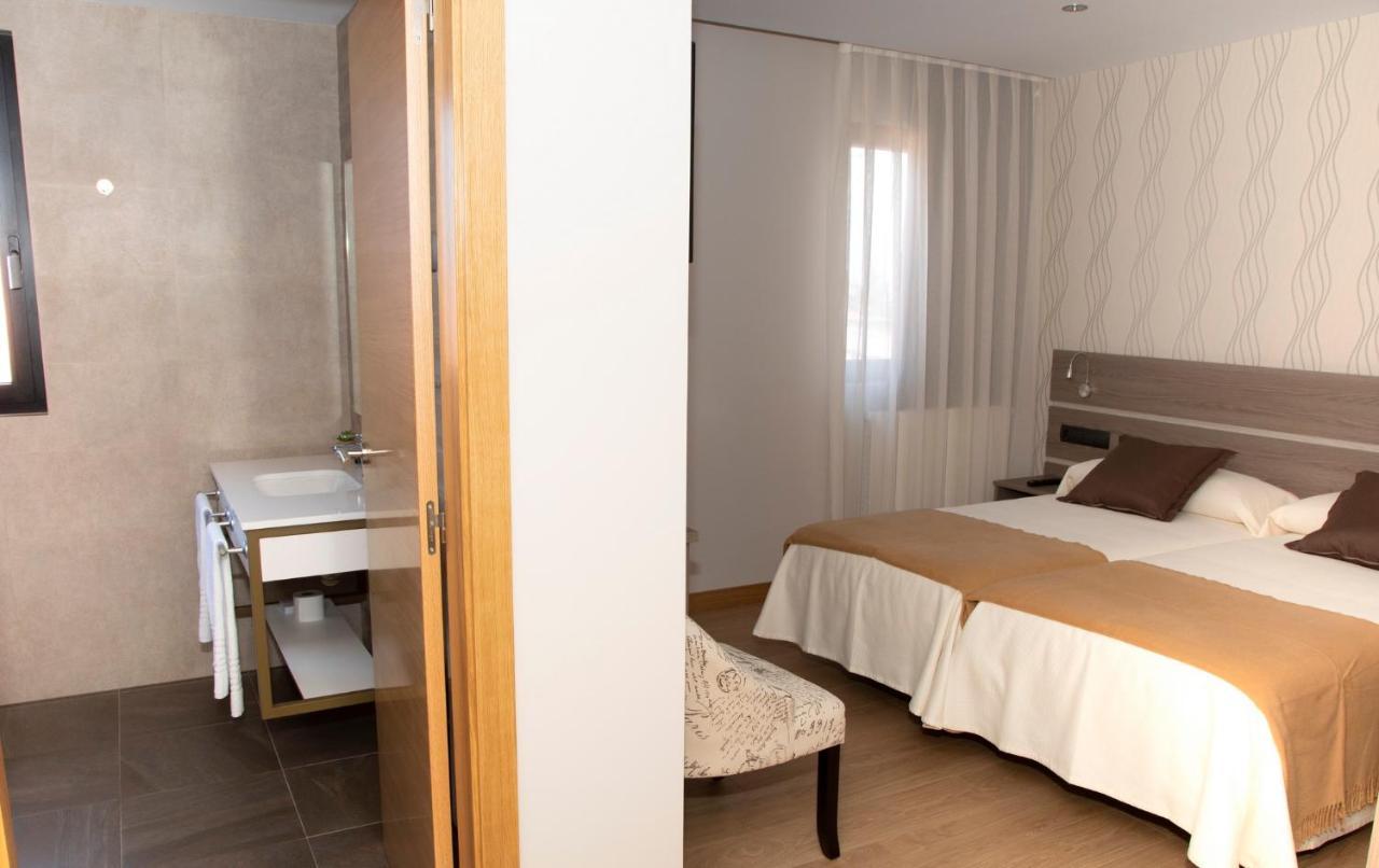 Hotel Mercedes Camargo Exteriör bild