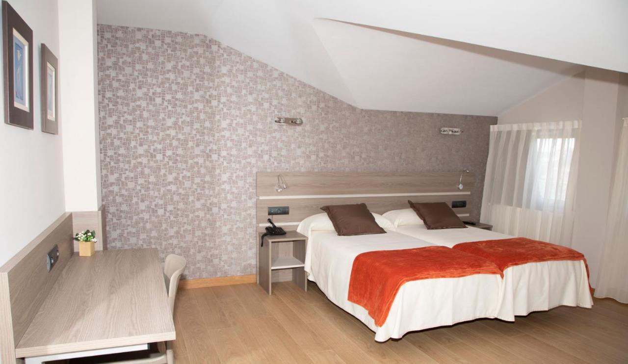 Hotel Mercedes Camargo Exteriör bild